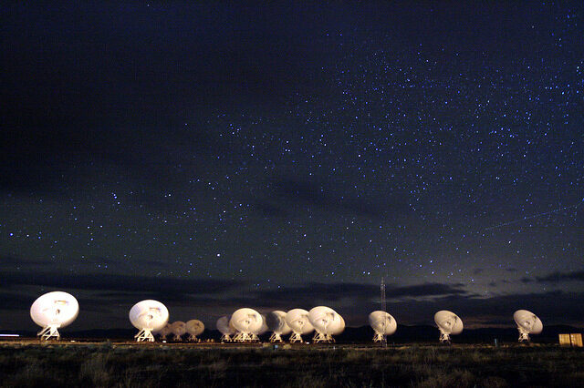The Karl G. Jansky Very Large Array - основната радио обсерватория на НАСА, която се използва от SETI