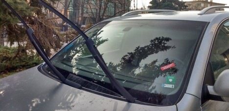 Общински съветник от Варна паркира "като идиот"