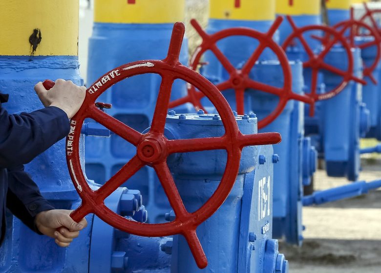 Еврокомисията обвини "Газпром", че нарушава конкуренцията в ЕС (допълнена)