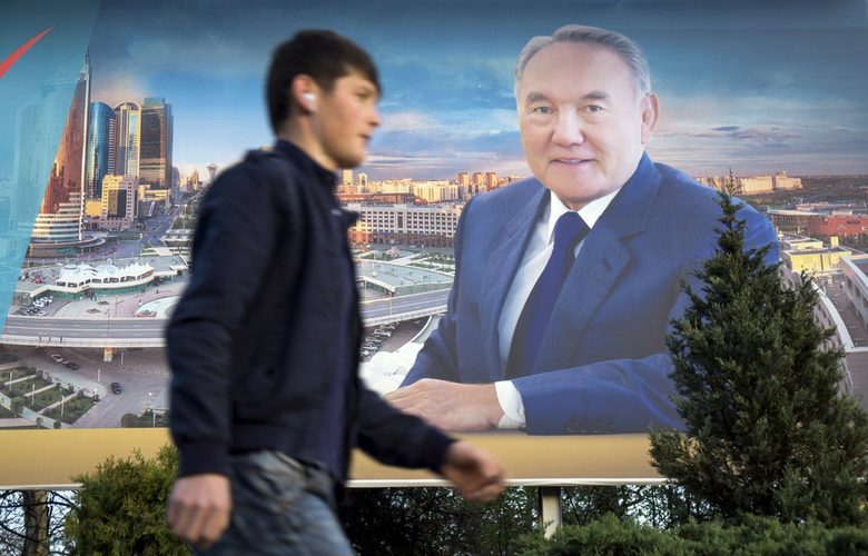Нурсултан Назарбаев се готви за нов мандат след вота днес, обещава стабилност в Казахстан