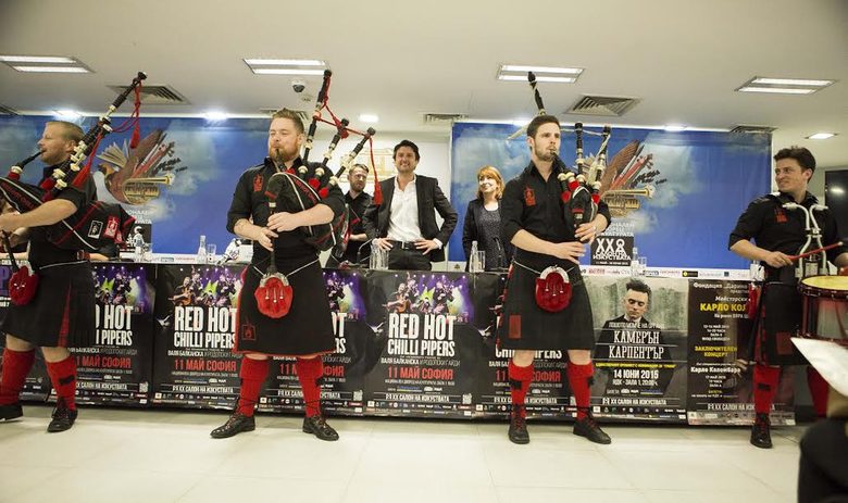 Гайдарите от Red Hot Chili Pipers откриват двайсетия Салон на изкуствата в НДК