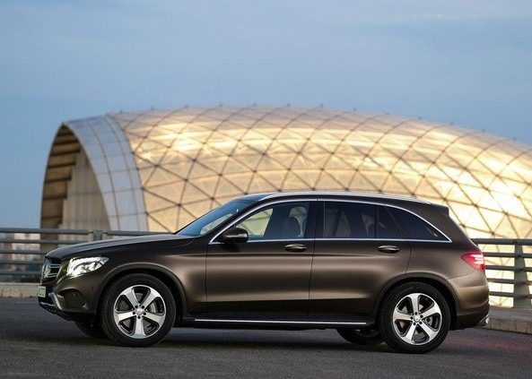Наследникът на "Мерцедес" GLK намали разхода и стана по-сигурен Наследникът на "Мерцедес" GLK намали разхода и стана по-сигурен
