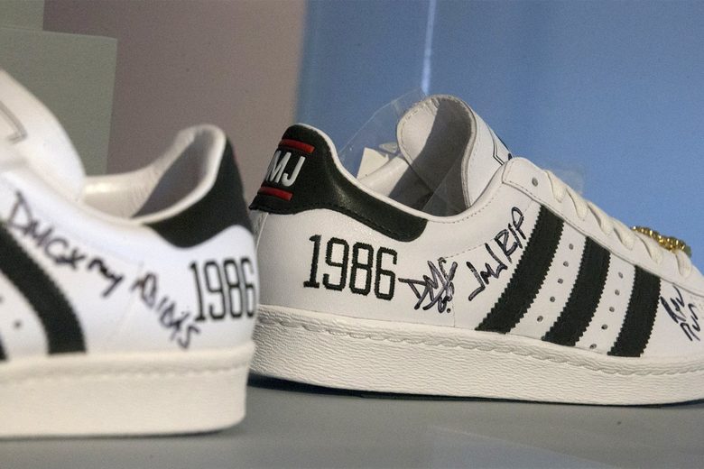 Специален модел на Adidas, посветен на 25-годишнината на Run DMC
