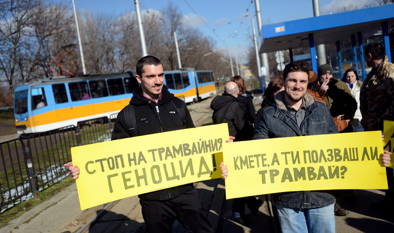 Протестиращи поискаха запазването на трамвай 6 в София