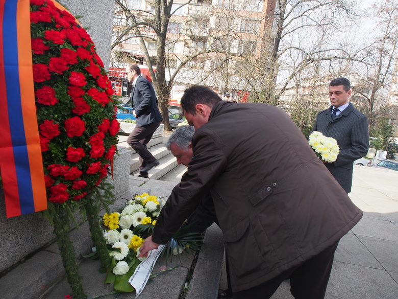 БСП и "Атака" почетоха Деня на съветската армия БСП и "Атака" почетоха Деня на съветската армия