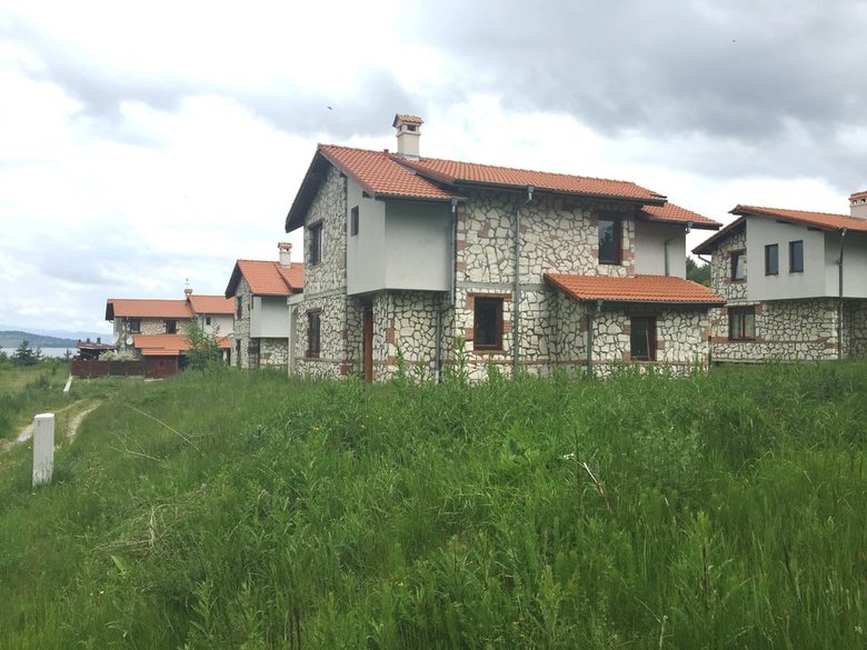 Банка Пиреос България продава на търг атрактивни имоти