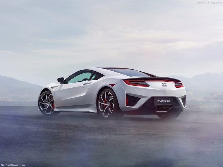 Новата "Хонда" NSX впечатли Фернандо Алонсо