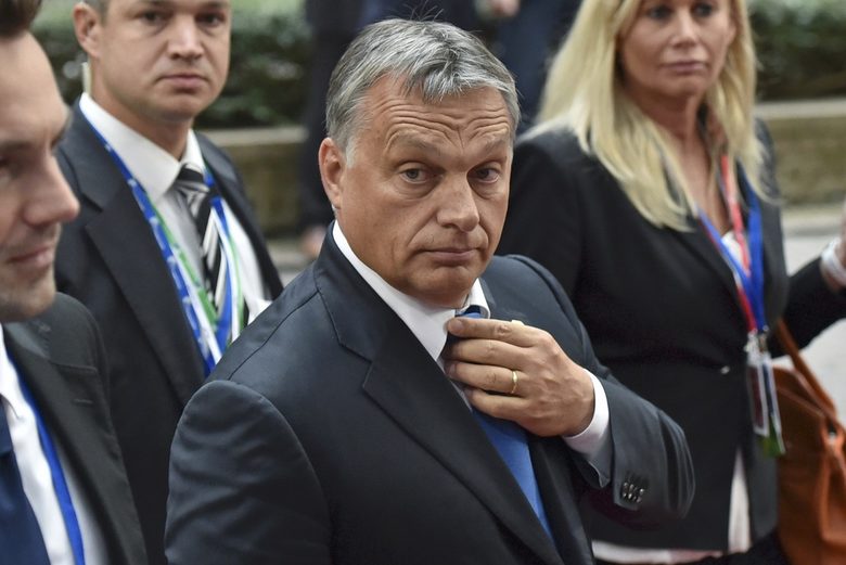 Унгарските националисти поискаха оставката на Орбан, ако референдумът за мигрантите се провали.