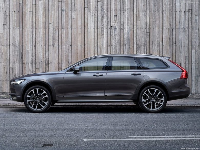 "Волво" лансира приключенска версия на V90