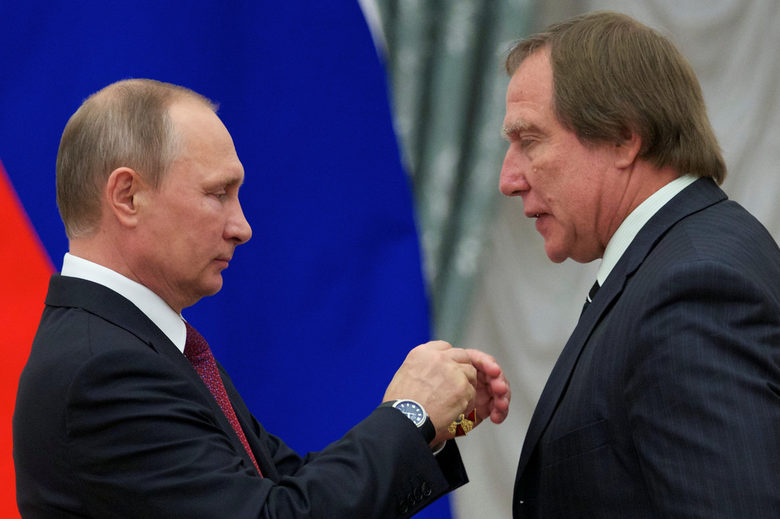 Жириновски благодари на Путин с "Боже, Царя пази!" (видео) Жириновски благодари на Путин с "Боже, Царя пази!" (видео)