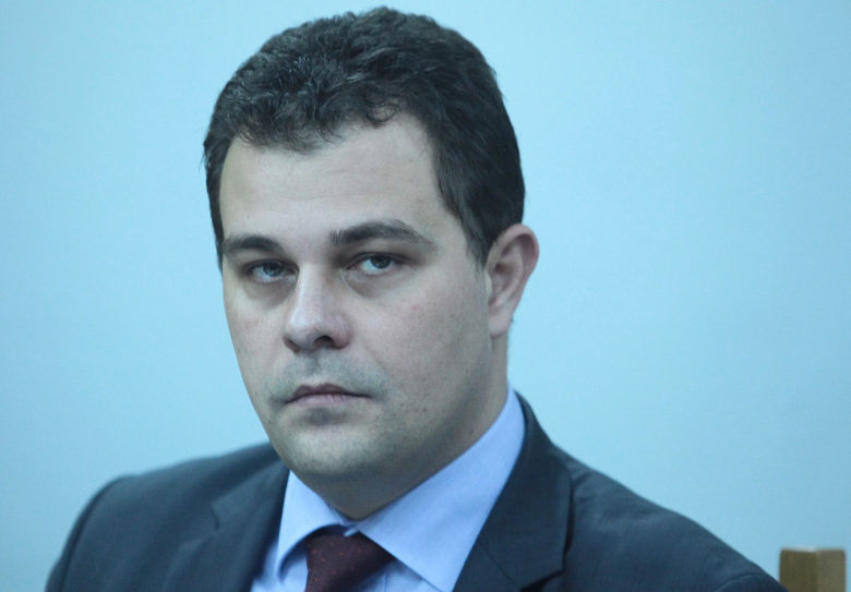 Петко Петков се връща в съдебната система и получава един от най-натоварените състави в Районния съд в София - над 300. До ноември месец той няма нито едно неизписано дело Петко Петков се връща в съдебната система и получава един от най-натоварените състави в Районния съд в София - над 300. До ноември месец той няма нито едно неизписано дело