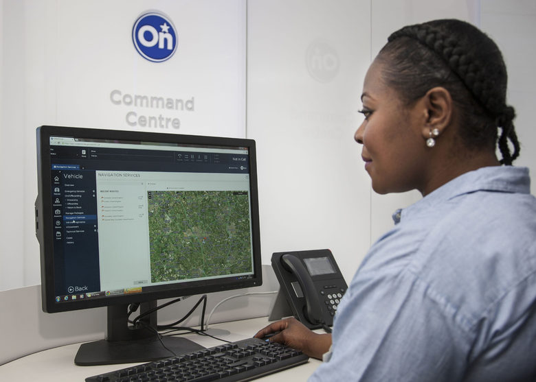 Командният център на OnStar е в Лутън, Великобритания Командният център на OnStar е в Лутън, Великобритания