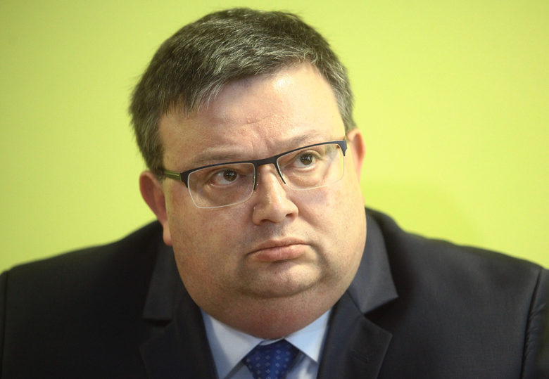 Сигналът на Цацаров срещу Тодорова е по конкретно дело, но инспектората е решил да ревизира цялостната ѝ дейност в Софийския районен съд.