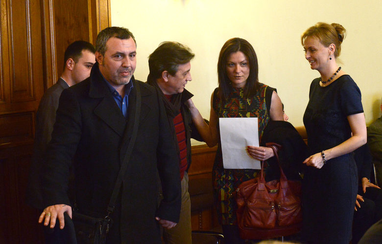 Повод за дискусията в парламентарната вътрешна комисия беше писмо на председателя на Съюза на артистите в България Христо Мутафчиев.