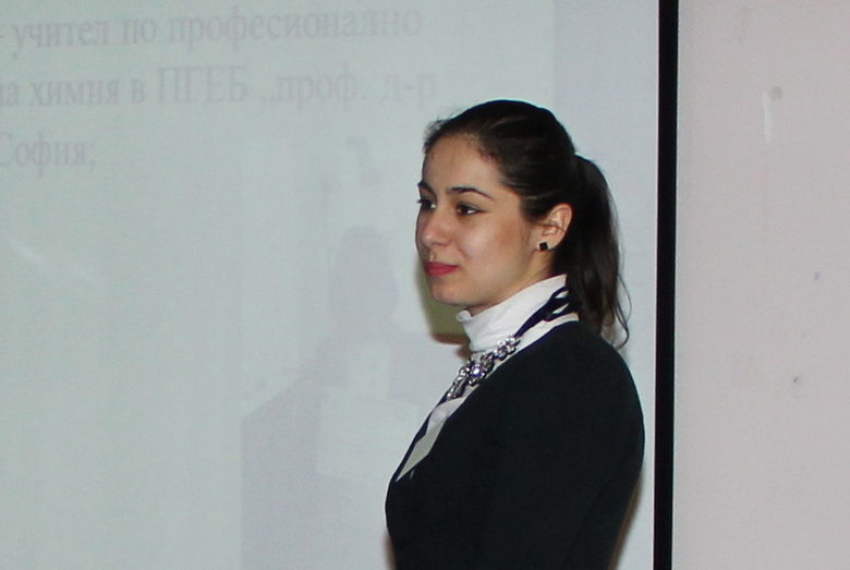 Филис Миткова, учител и докторант