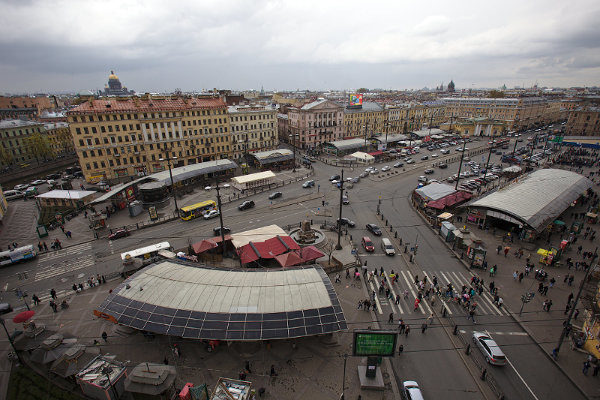 Поглед отвисоко към площад "Сенная". Снимката е архивна. By Anton Vaganov - Own work, CC BY-SA 4.0, https://commons.wikimedia.org/w/index.php?curid=35760289