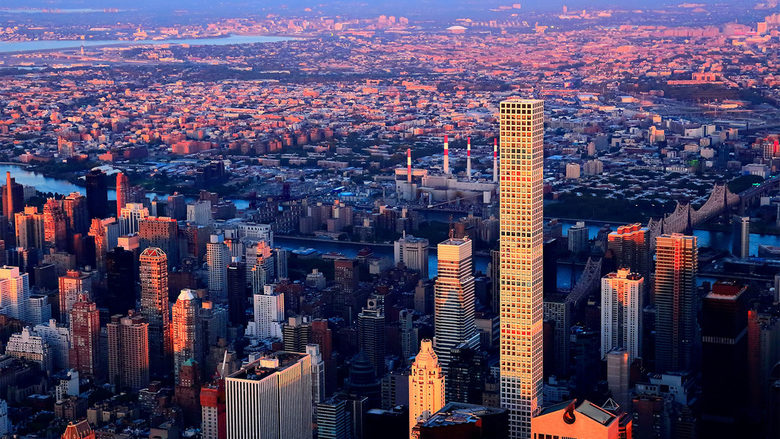 Небостъргачът 432 Park Avenue в Ню Йорк на Рафаел Виньоли е елегантна вертикална интерпретация на манхатънската мрежа
