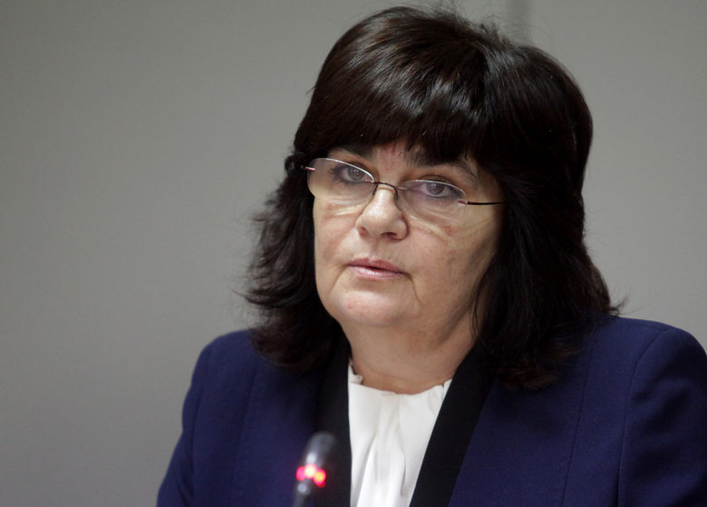 Министър Ирина Костова