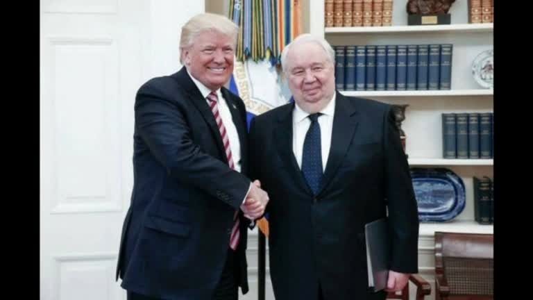На разговорите на 10 април - ден след уволняването на директора на ФБР, присъства и посланик Кисляк. На разговорите на 10 април - ден след уволняването на директора на ФБР, присъства и посланик Кисляк.