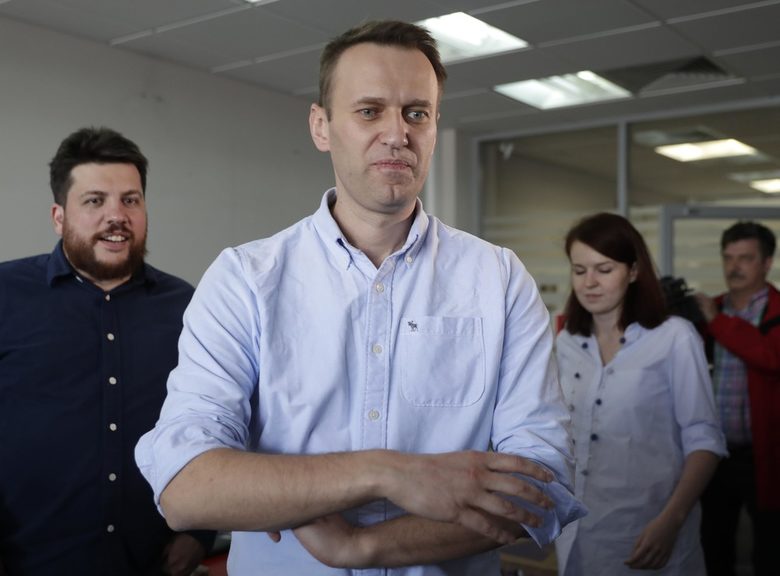 Навални при освобождаването му вчера