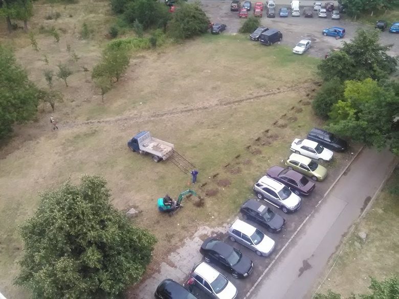 Протест в "Дружба" спря усвояването на зелена площ в квартала Протест в "Дружба" спря усвояването на зелена площ в квартала