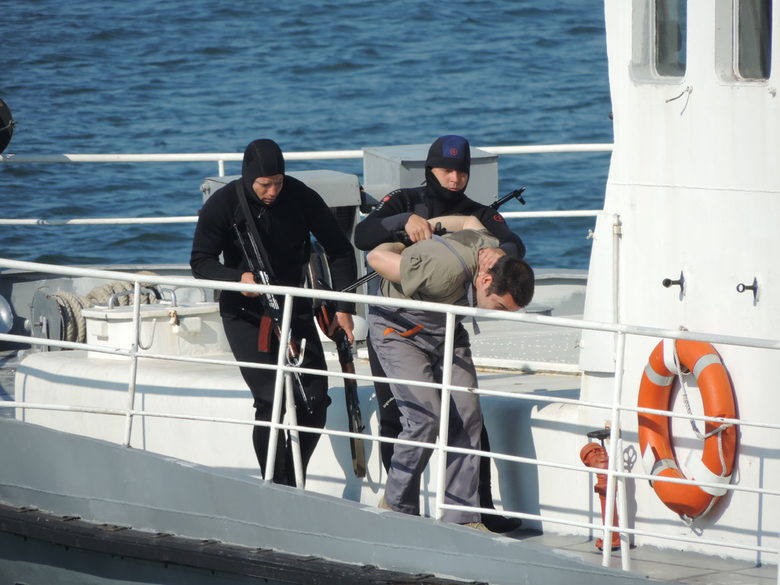 Демонстрация на действия на съвместни групи за специални операции на ВМС на България и Кралската морска пехота на Великобритания по неутрализиране на терористи, завладели кораб в подготовка за атентат