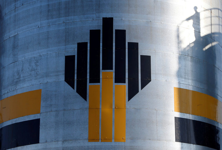 Китайска компания купува дял в "Роснефт" за почти $10 млрд.