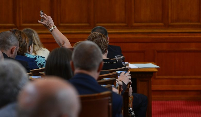 Парламентът избра 11 души за новия съдебен съвет (хронология)