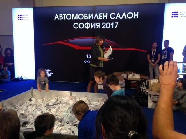 Повече от 50 хиляди души посетиха софийския автосалон Повече от 50 хиляди души посетиха софийския автосалон