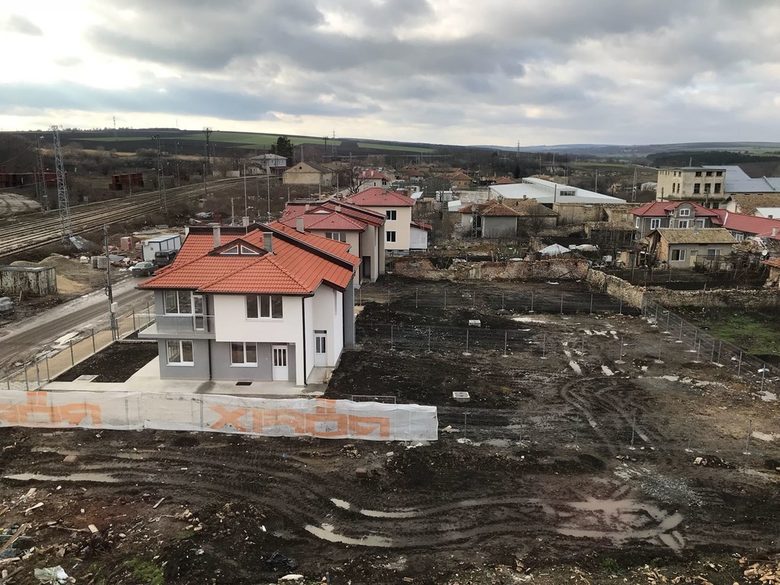 Нанков получи уверение от кмета на Хитрино, че никой пострадал не е получил по-малко от предвидените средства