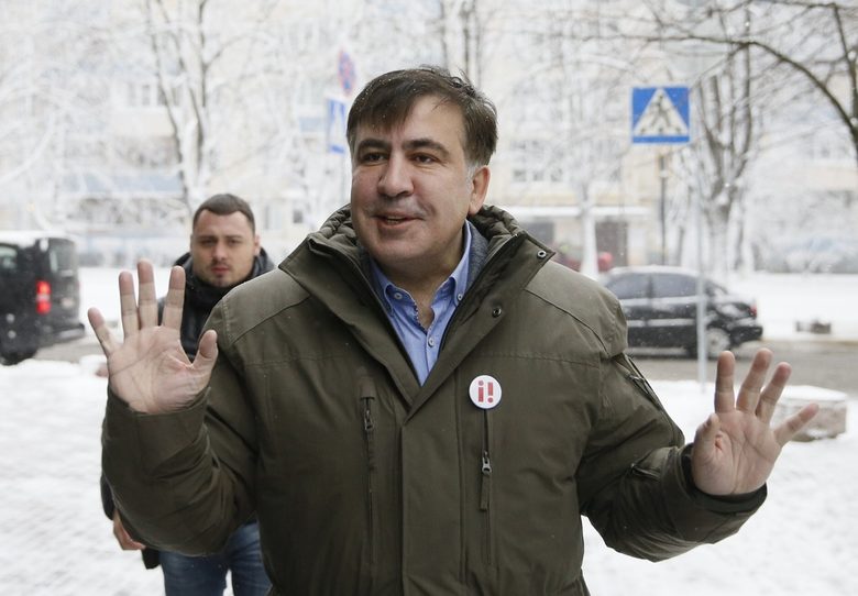 Самият Саакашвили настоява, че безредиците са започнали въпреки призивите му всички да се въздържат от насилие.