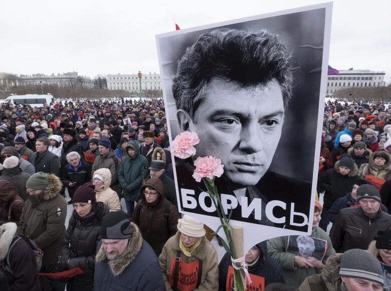На снимката от кадъра е Борис Немцов, който беше разстрелян на метри от Кремъл през 2015 г.