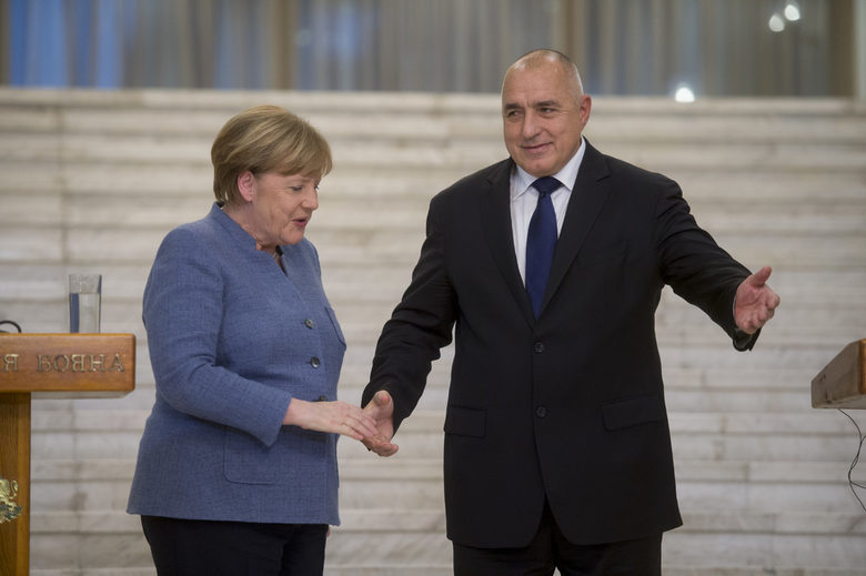 "Благодаря ти, че намери време да дойдеш и да ни чуеш. Благодаря ти за 160 млн. евро за границата, за подкрепата за газовия хъб "Балкан", каза Борисов на Меркел.