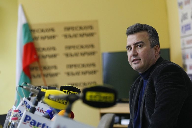 Трима са кандидатите за президентския пост във футболния съюз