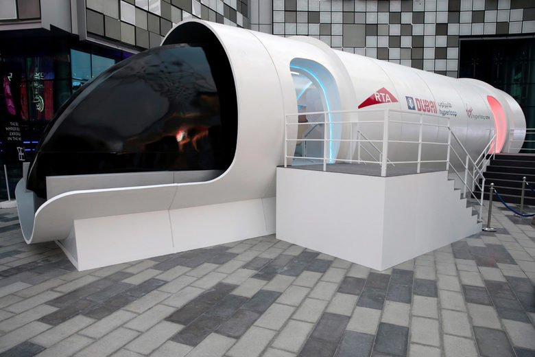 Снимка на деня: Дубай показа капсулата за пътуване с Hyperloop