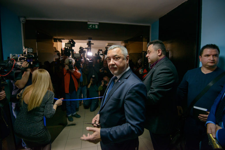 Партията на Валери Симеонов се нанесе в сградата на "Раковски" 134
