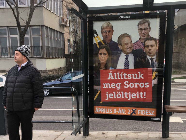 "Да спрем кандидатите на Сорос" бе един от последните трикове на кампанията на "Фидес".