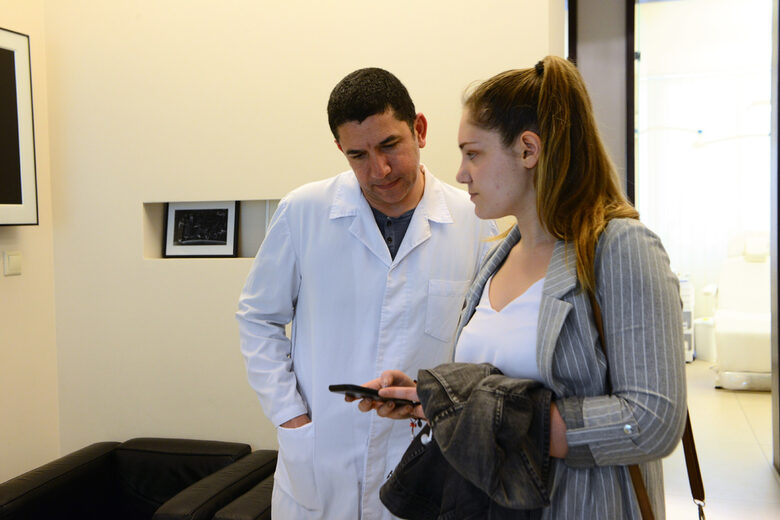 Петьо Брезоев, дерматолог: От пъпки никой не е умрял, но понякога ...