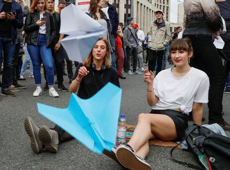 Хиляди протестираха в Москва в защита на свободния интернет Хиляди протестираха в Москва в защита на свободния интернет