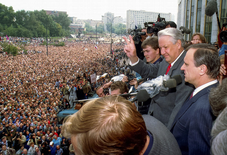 Кръвопролитията през 1993 г.: защо Западът подкрепи Елцин