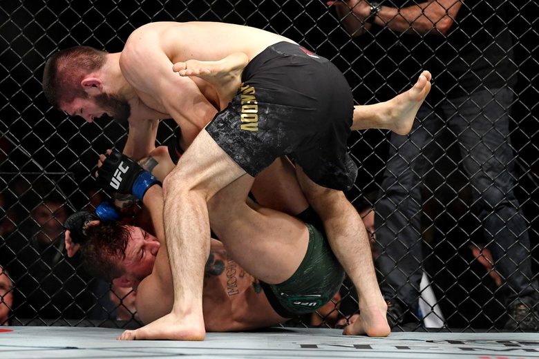 Нурмагомедов отказа Макгрегър и защити световната си титла в UFC