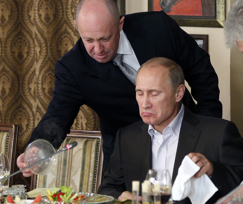 Владимир Путин и Евгений Пригожин през 2011 г., когато президентът посети един от ресторантите му.