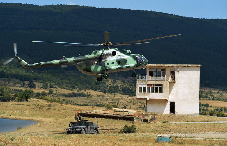 Ми-24 на учението Saber Guardian 17 на полигона Ново село