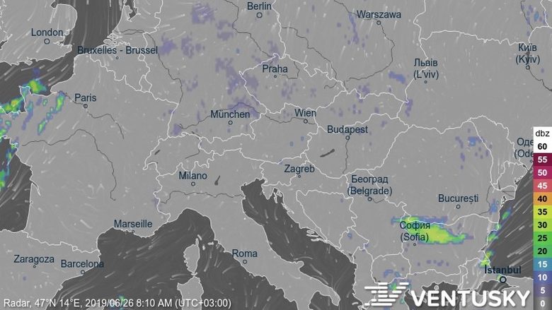 Карта на валежите над континента ясно показва, че в момента те са концентрирани над България и Нормандия във Франция