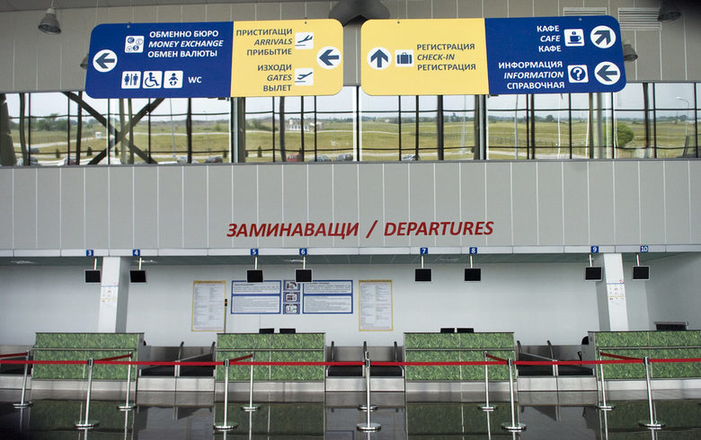 През 2011 г. терминалът на летището в Пловдив беше изцяло реновиран, но броят на излитащите оттам пътнически самолети се е свил до три на седмица.