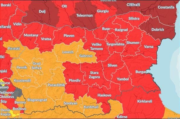 Това е категоризирането на областите по опасност от засушаване (по-тъмният звят е по-висок риск), нанасящо щети на населението и активите.
