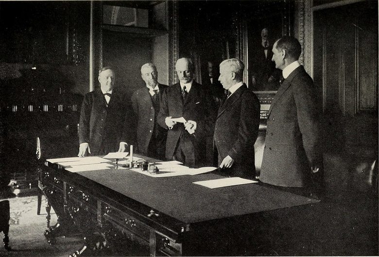 Предаването през 1917 г. на парите по Договора за датските Западни Индии - последната "покупка" на територия от САЩ. Предаването през 1917 г. на парите по Договора за датските Западни Индии - последната "покупка" на територия от САЩ.