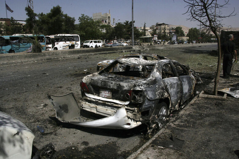 Атентат с кола бомба <a href="https://www.aa.com.tr/en/turkey/car-bombing-kills-12-in-northern-syria/1584474" target="_blank">отне живота</a> на 12 души в провинция Алепо, край турската граница, часове преди срещата. Снимката е архивна.