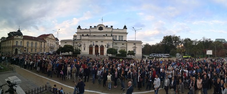 Протестът срещу избора на Гешев се обърна към "триъгълника на властта"