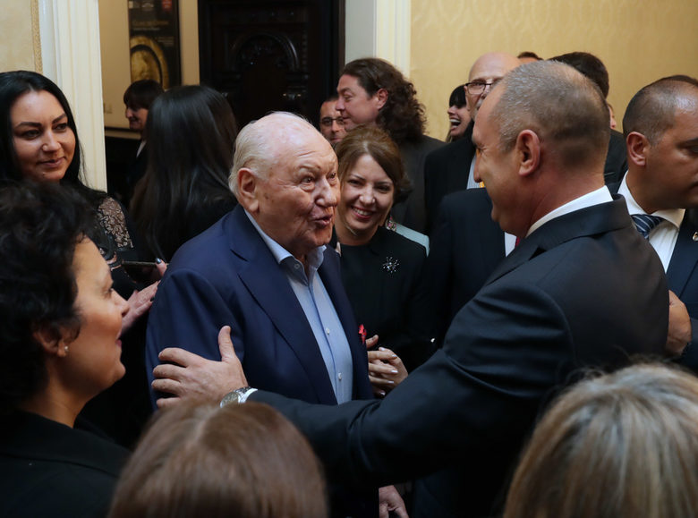 Радев: Поколения българи изграждат доброто име на националната ни общност в Австрия Радев: Поколения българи изграждат доброто име на националната ни общност в Австрия